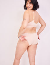 Load image into Gallery viewer, Basics Knicker Box
