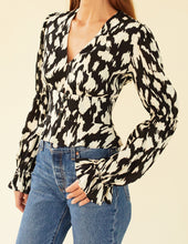 Load image into Gallery viewer, Eda Blouse