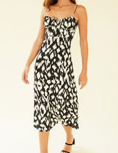 Load image into Gallery viewer, Violet Dress